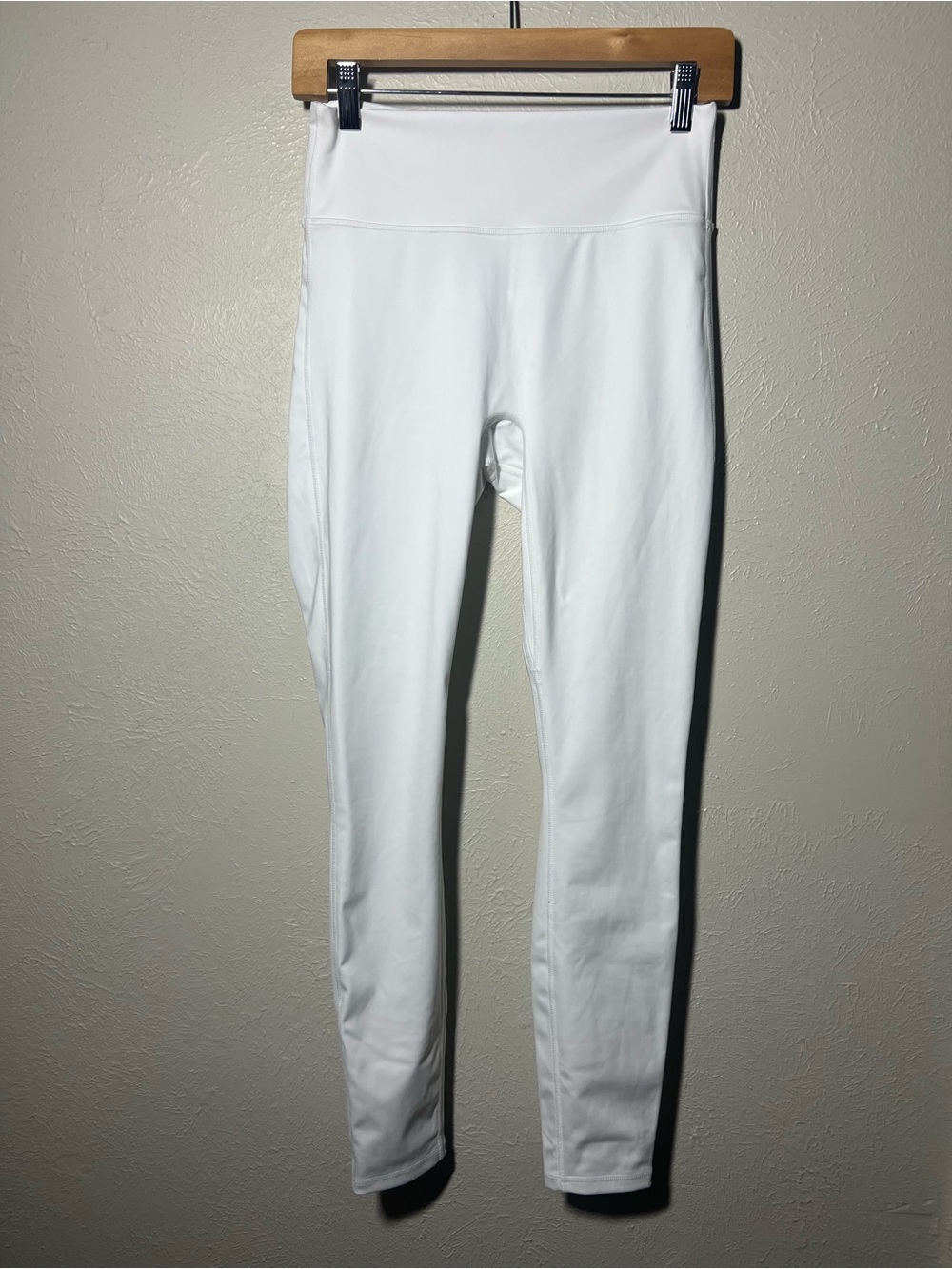 NWT Women’s Fabletics Anywhere High-Waist White Active Leggings size M